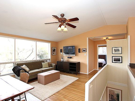 4th image of 4014 Wexford Dr