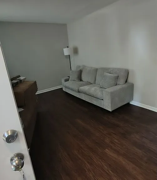 220 Charleston Ave — Photo 2