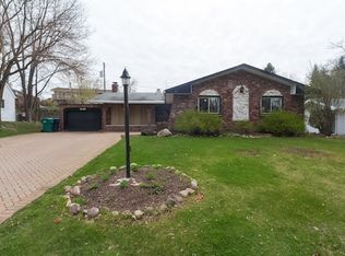 21W155 Briarcliff Rd, Lombard, IL 60148