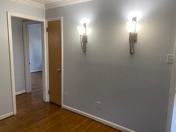 4th image of 10110 Chaucer Ave #A