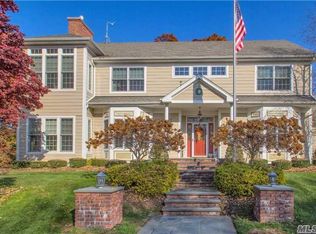 7 Laurel Dr, Stony Brook, NY
