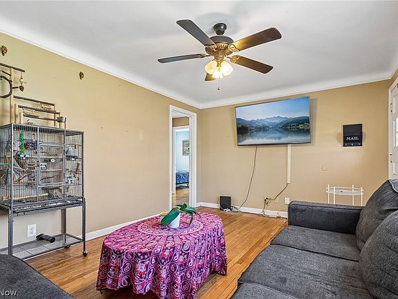 4th image of 361 Lloyd Rd