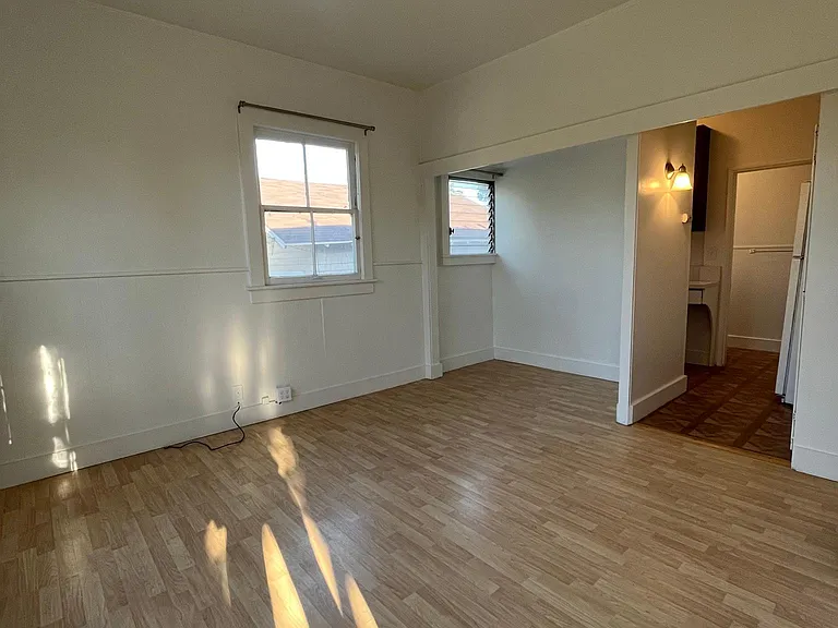 510 E Victoria St #A — Photo 3