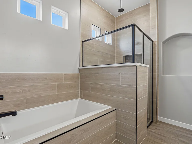 3740 Model Ln — Photo 13
