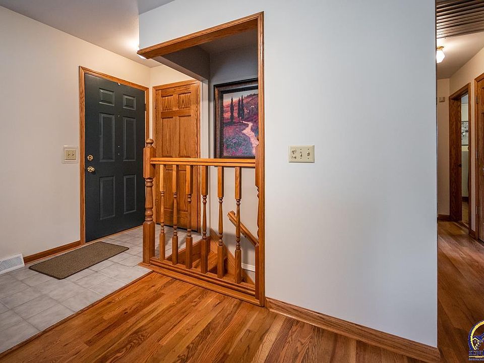 925 NW Pleasant Hill Ln, Topeka, KS 66618 | Zillow