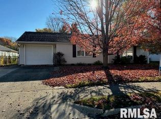 2210 Valentine Ave, Pekin, IL 61554