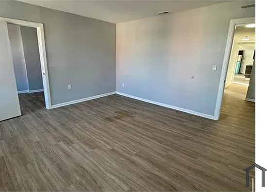 4 bed, $2,800 — Photo 3