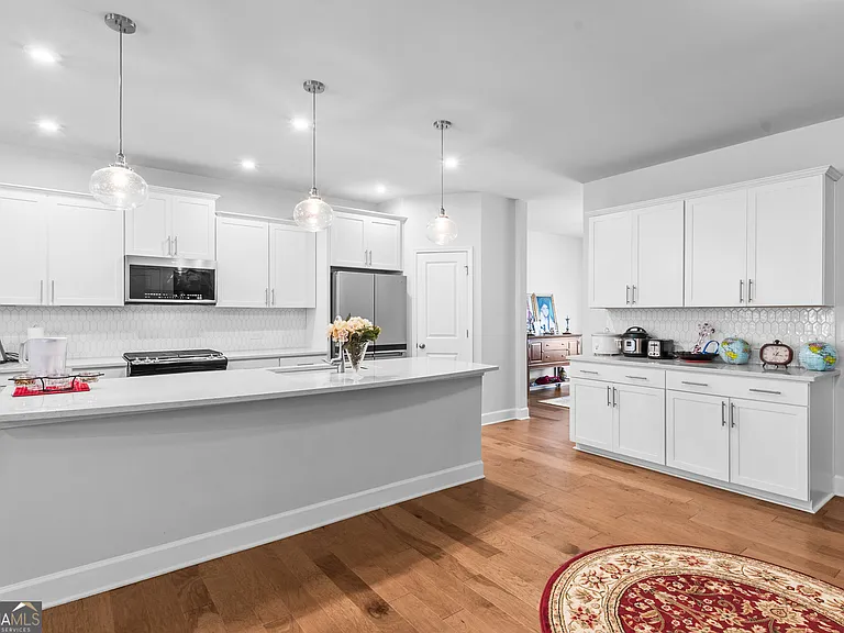 5467 Fountain Head Ln — Photo 8