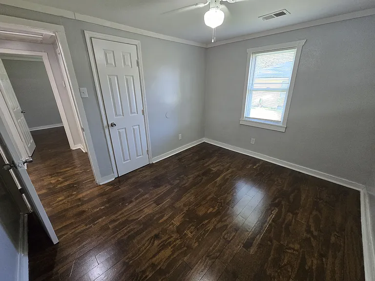 1223 Elliott Ave — Photo 7
