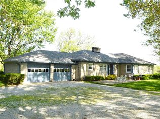 942 E Davis Dr, Franklin, IN 46131