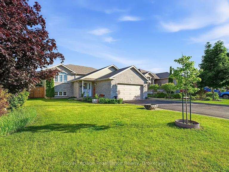 23 Fox Den Dr — Photo 2