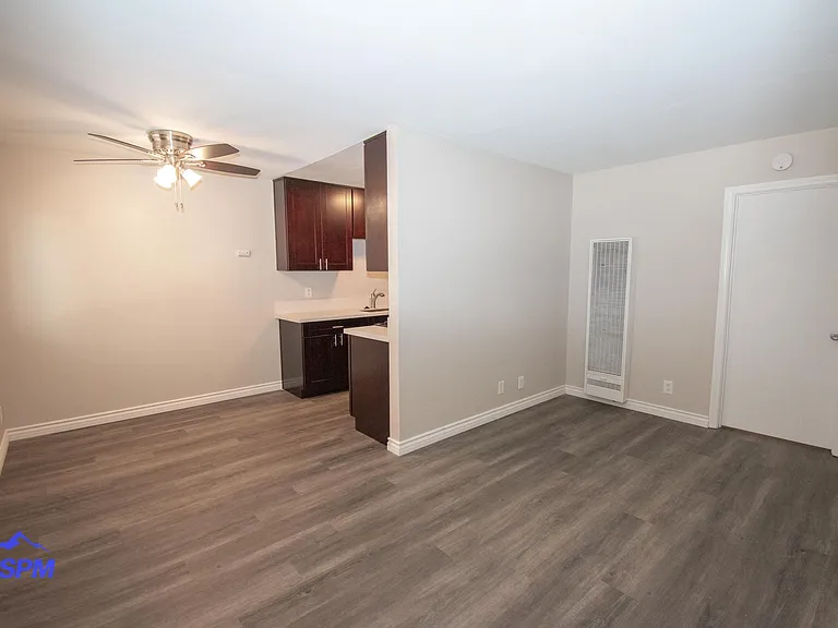 4060 Euclid North Apartments — Photo 3
