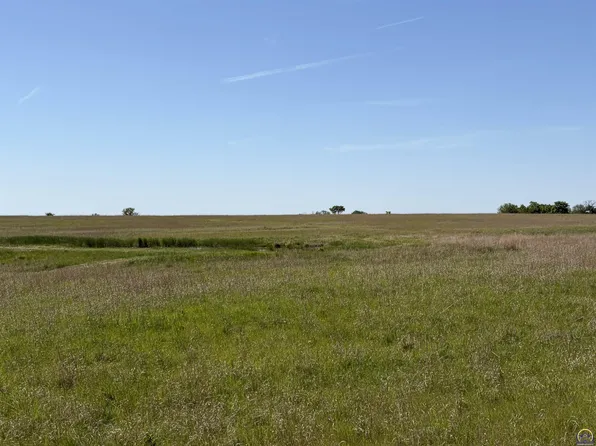 8600 NW Jennings Rd #2, Topeka, KS 66618