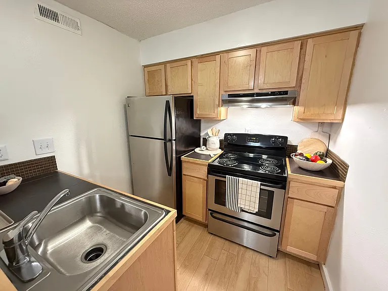 24 Flats Apartments — Photo 9