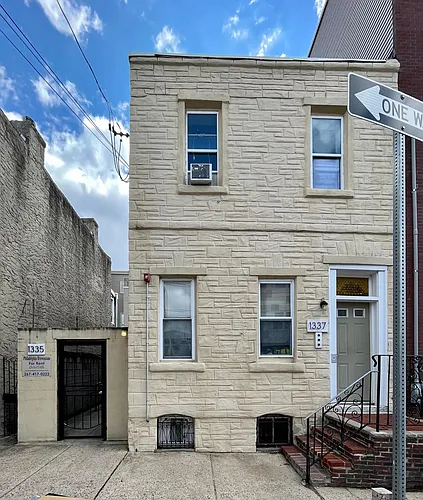 1337 S 18th St #2R Photo 1