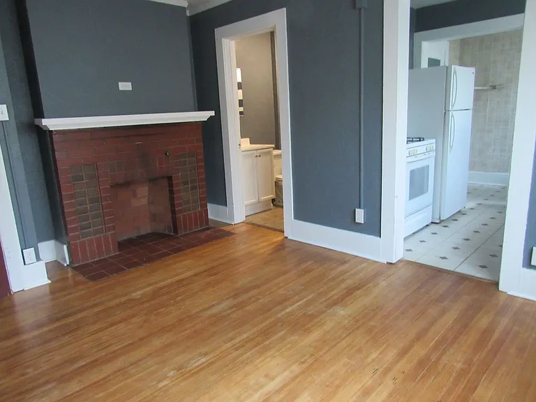 835 E 12th St #2 — Photo 4