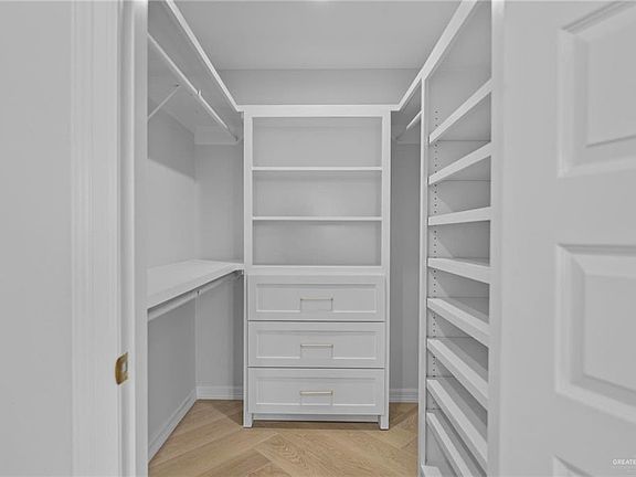 4th image of 1567 Blanca St