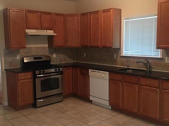 5th image of 1062 Rossville Ave