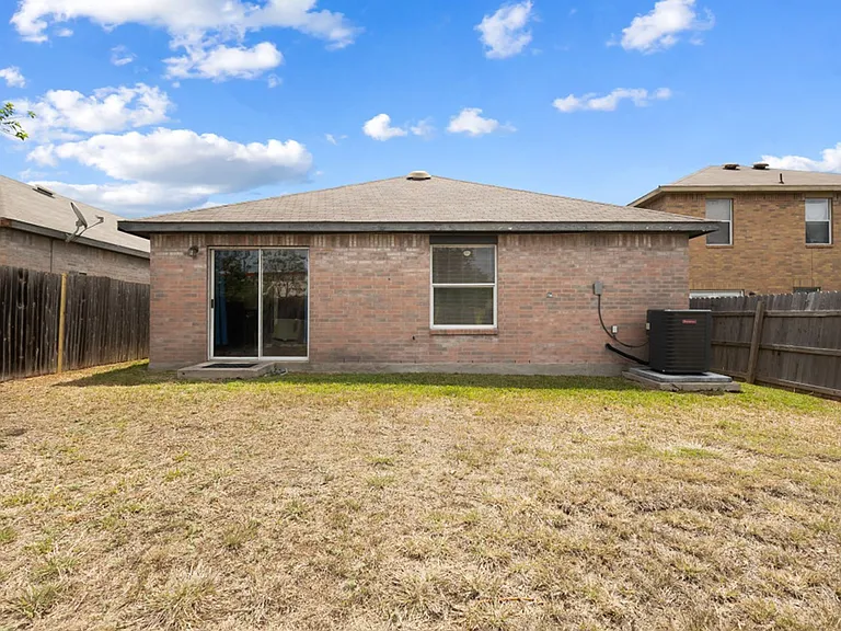 8304 Heights Valley — Photo 23