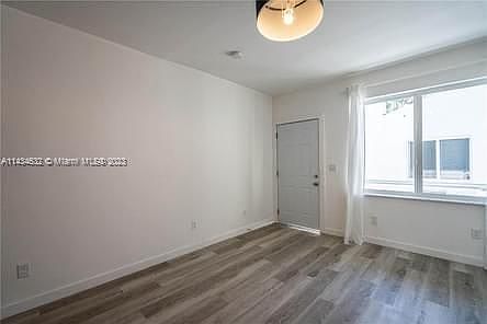 3rd image of 1561 Jefferson Ave APT 2