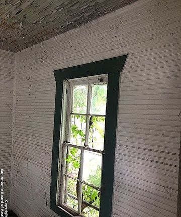 3rd image of 838 Arbor Pl