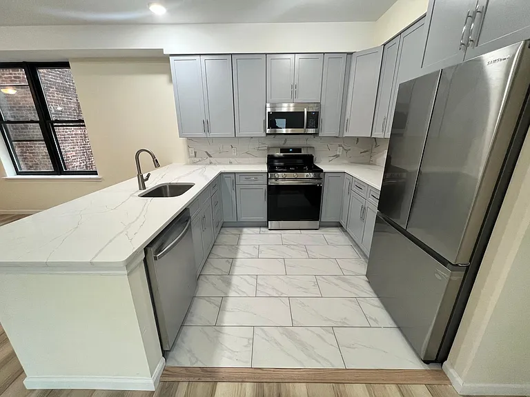 145 Bergen Ave #4 — Photo 3