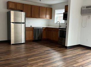 730 E 2nd St #102, Duluth, MN 55805