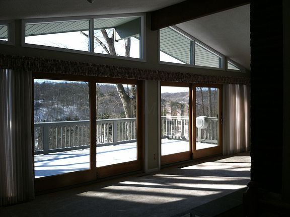 5th image of 319 Pinetree Dr