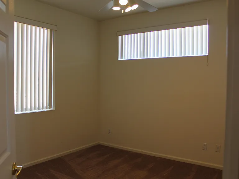5435 W Buffalo St — Photo 17