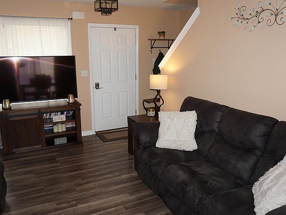 3rd image of 23 Riverview Dr