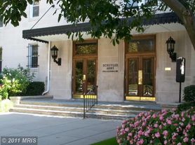 1954 Columbia Rd NW