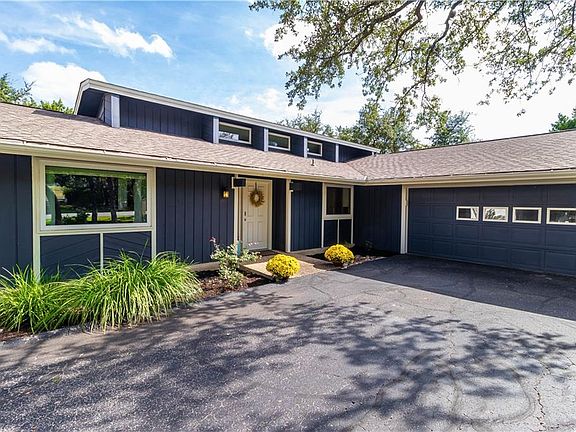 3rd image of 116 Blue Jay Dr