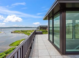 100 Garvies Point Road #1304, Glen Cove, NY 11542