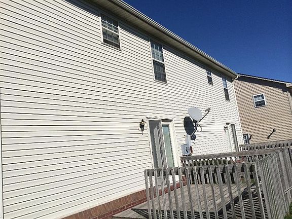 4th image of 624 Waxwing Way #626