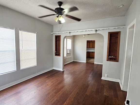 3rd image of 2112 San Fernando St