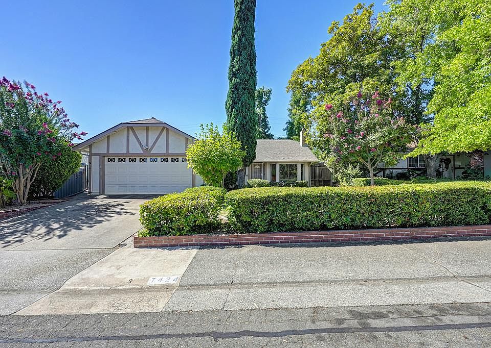 1st image of 7424 Pimienta Dr