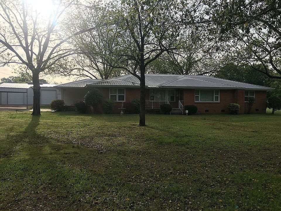 Front view of home.