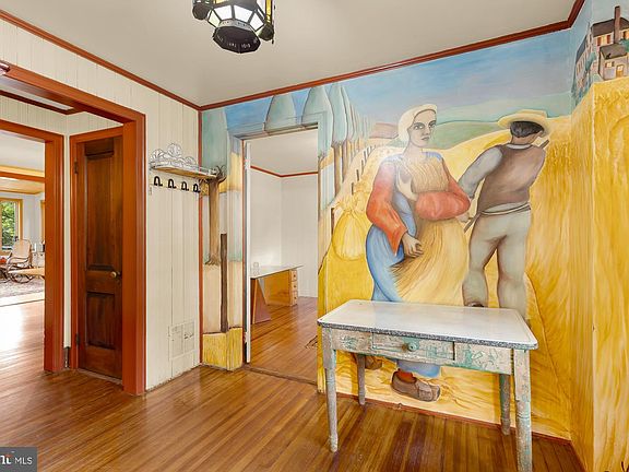 4th image of 9407 Hale Pl