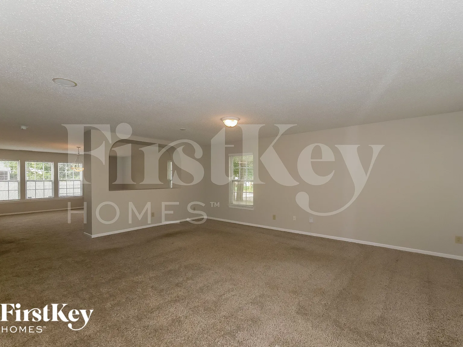 4 bed, 2.5 bath, 3732 sqft, $2,910 — Photo 3