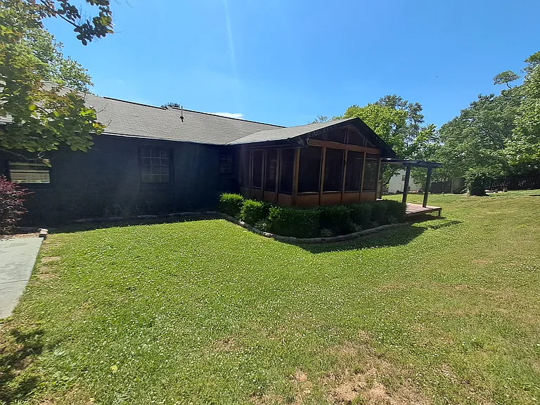 568 Valleywood Dr — Photo 38