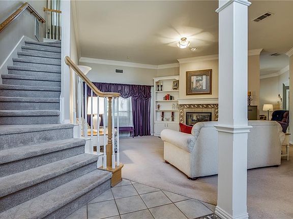 3rd image of 744 W Park Ct