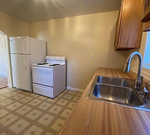 4th image of 1118 Manor Ave