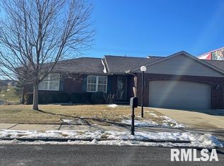 425 S Hampton Cv, Peoria, IL 61607