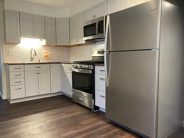 Building Photo - 19 Conger Ave #2