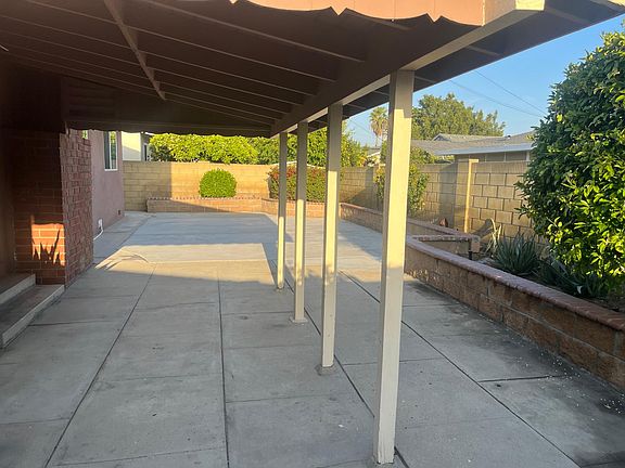 4th image of 1322 E Romneya Dr