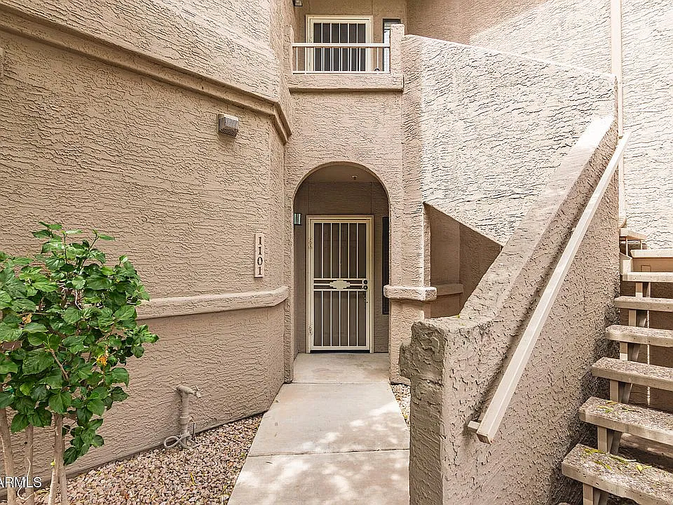 3 bed, 1607 sqft, $2,350 — Photo 2