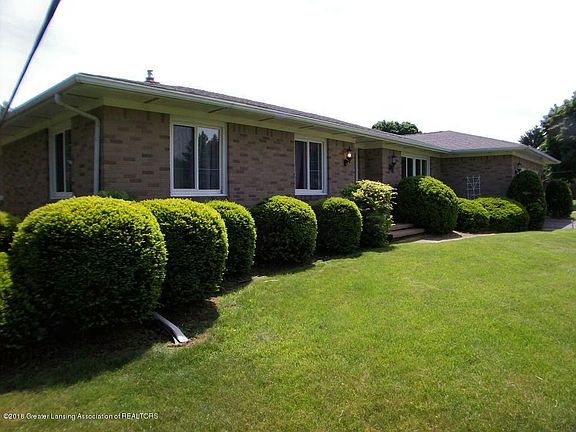 4th image of 2094 Holly Dr