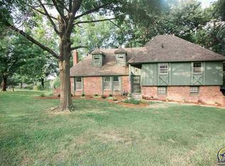 5720 SW 45th St, Topeka, KS 66610