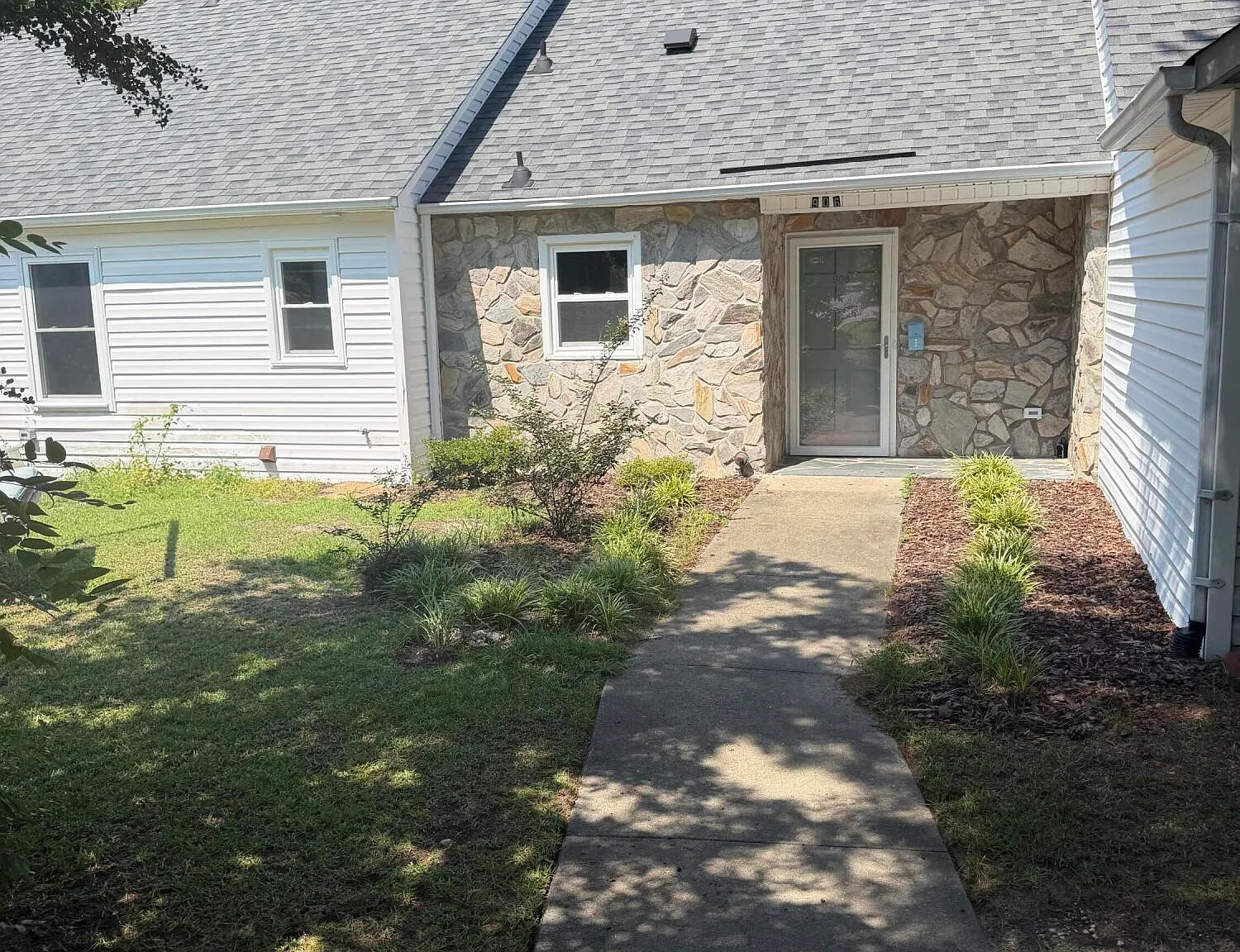 Studio, 920 sqft, $1,650 — Photo 1