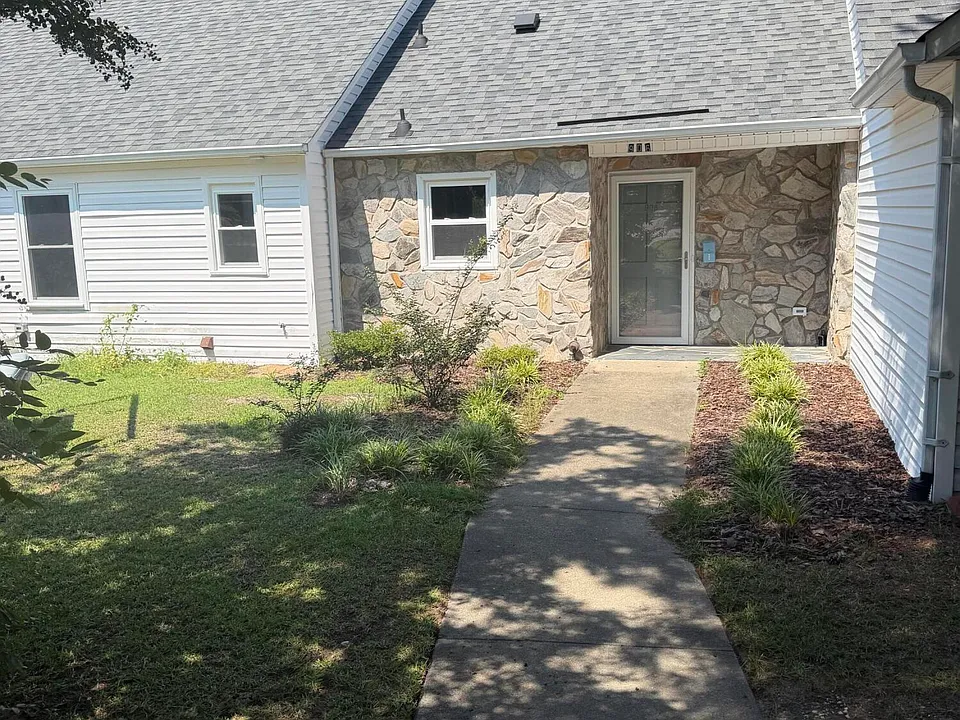 906 Cedar Ct